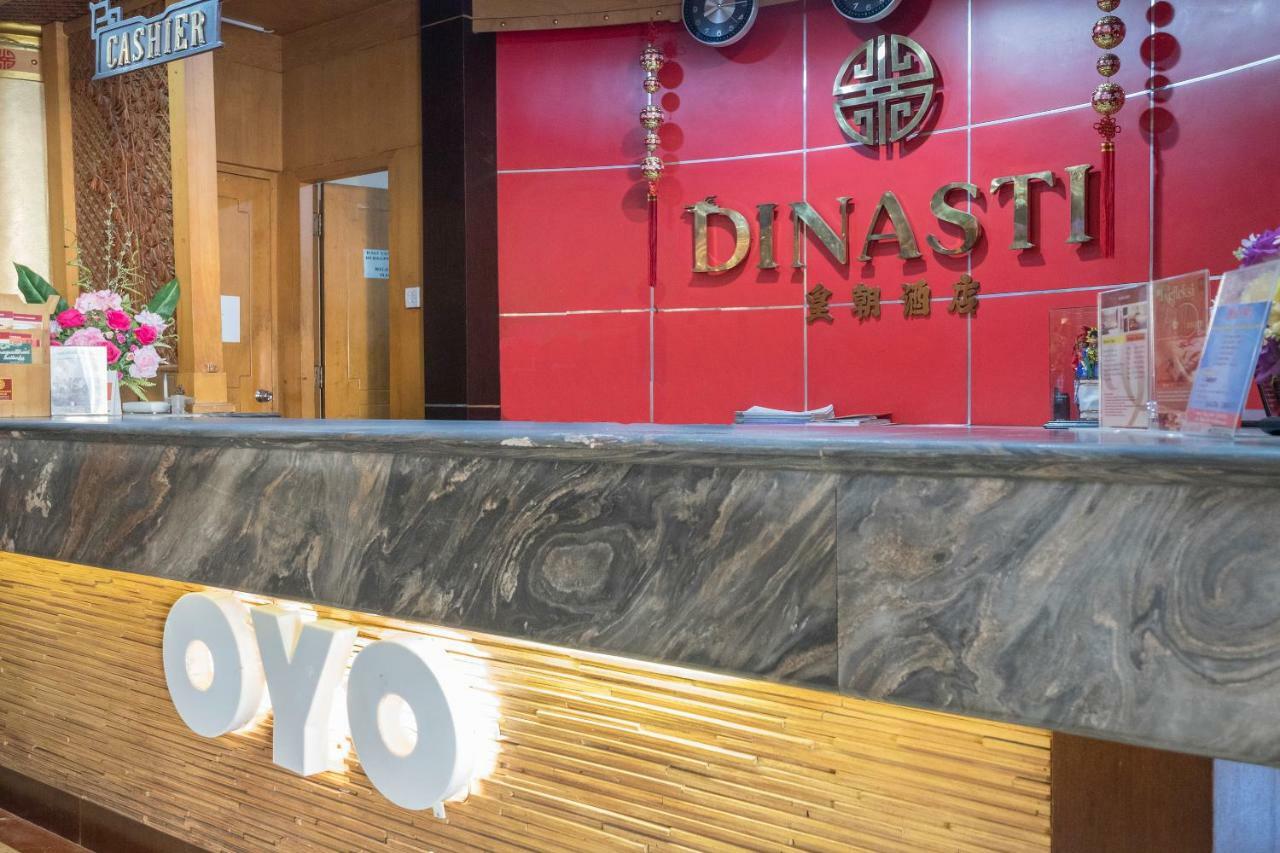 Oyo821王朝酒店 马卡萨 外观 照片