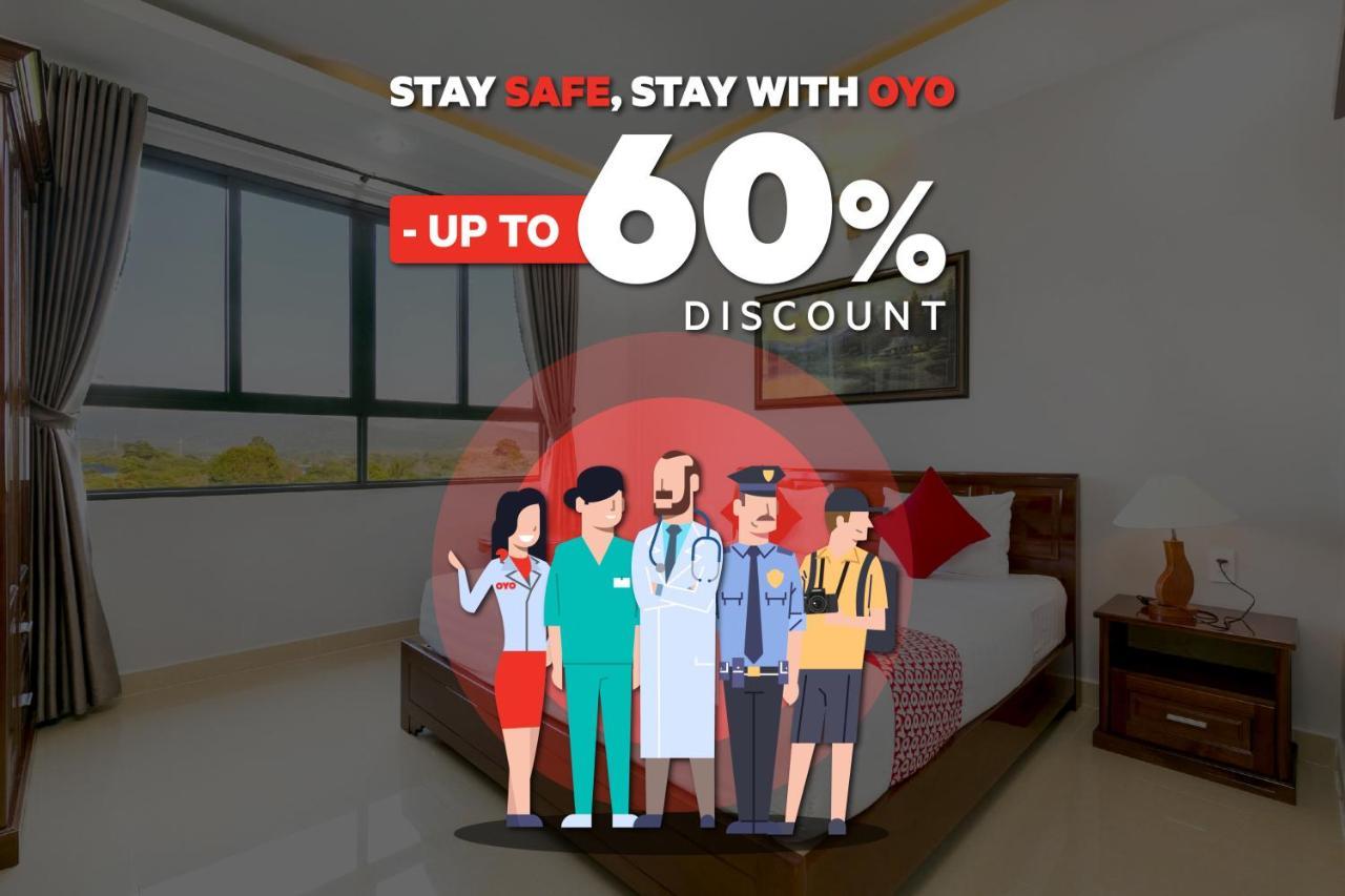 Oyo821王朝酒店 马卡萨 外观 照片